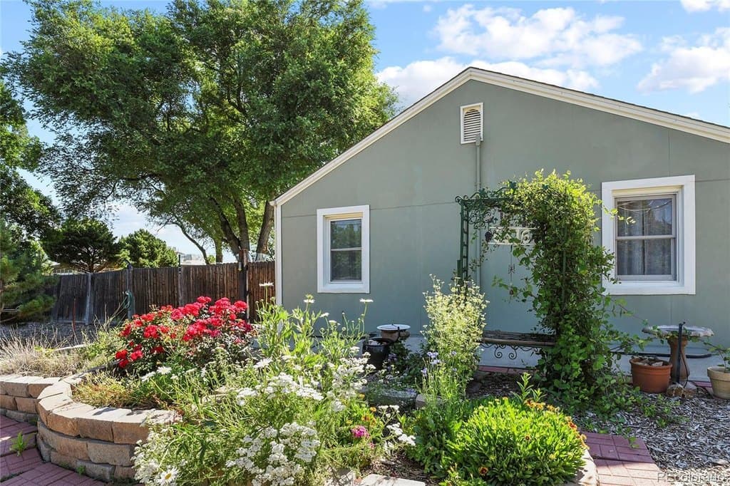4 bedroom house for sale at 6316 Tennyson St Berkley - $1,380,000