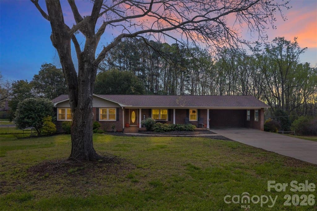 3 bedroom house for sale at 4022 Lynn Cir Shelby 28152 - $425,000