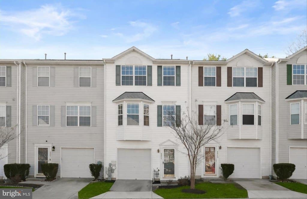 3 bedroom townhouse for sale at 8811 Goose Landing Cir Columbia 21045 - $450,000