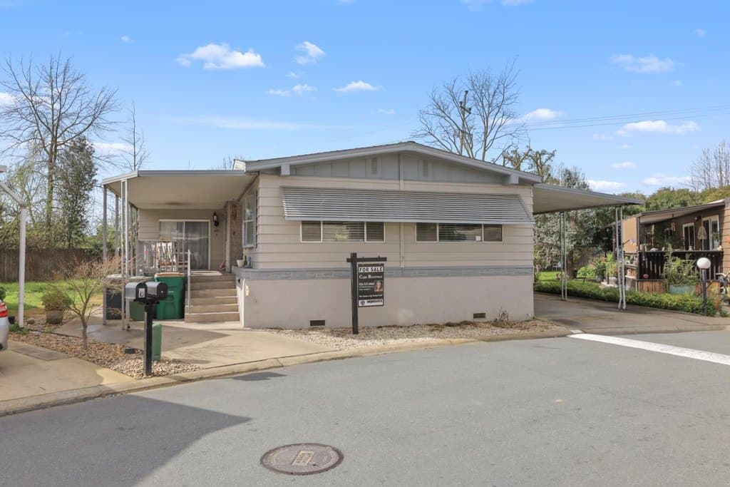 3 bedroom mobile home for sale at 19690 N Highway 99 Unit 7 Acampo - $129,000