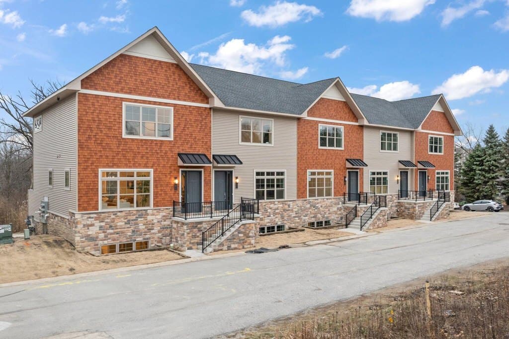 4 bedroom townhouse for sale at 59 Sanctuary Dr Aberdeen - $490,000