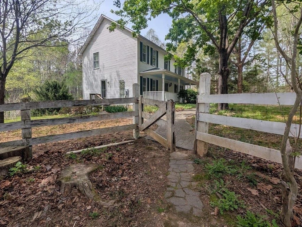 3 bedroom house for sale at 448 Pine Needles Ln Afton - $650,000