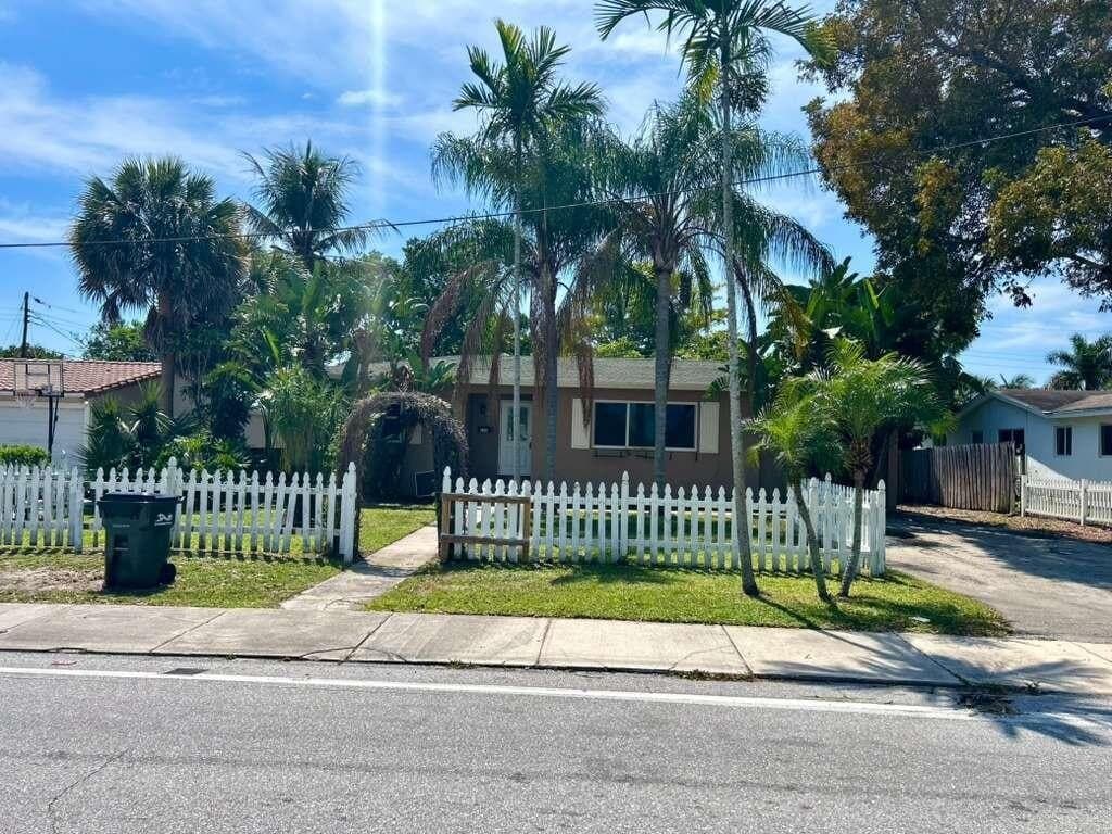 3 bedroom house for sale at 108 NE 22nd St Delray Beach - $549,900