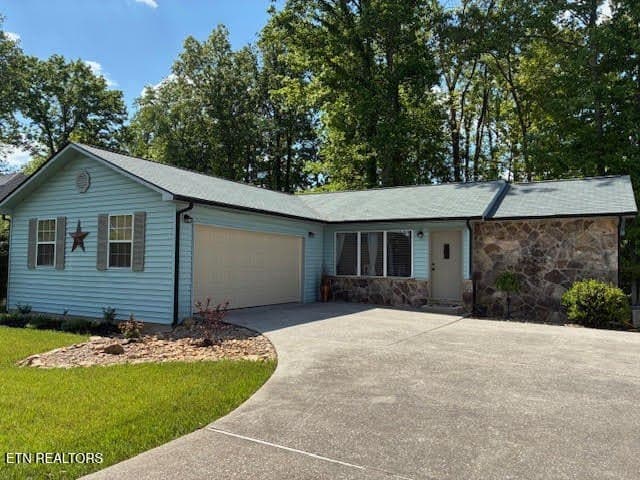 2 bedroom house for sale at 104 Talah Way Loudon 37774 - $334,900