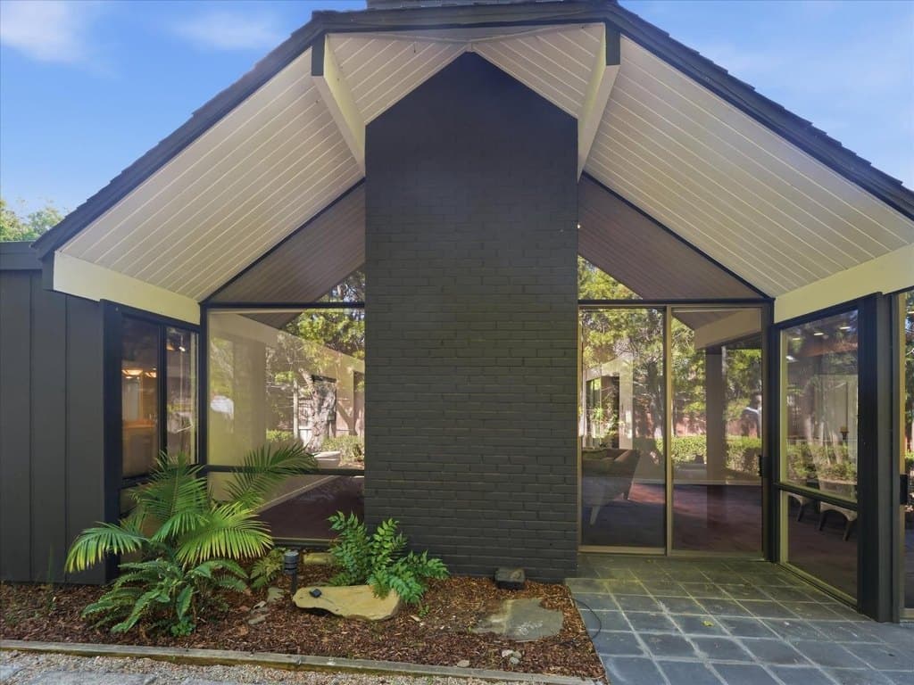4 bedroom house for sale at 1121 Harriet St Palo Alto 94301 - $4,788,000
