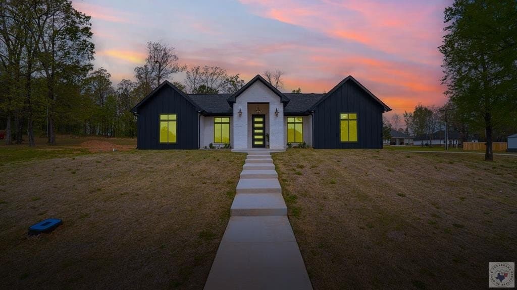 4 bedroom house for sale at 11 Lewis Ln Texarkana 75501 - $468,500