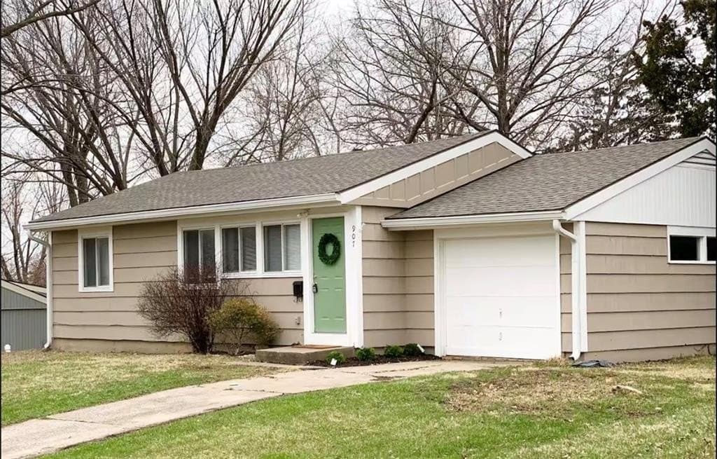 3 bedroom house for sale at 907 NE 61st Ter Gladstone 64118 - $199,999
