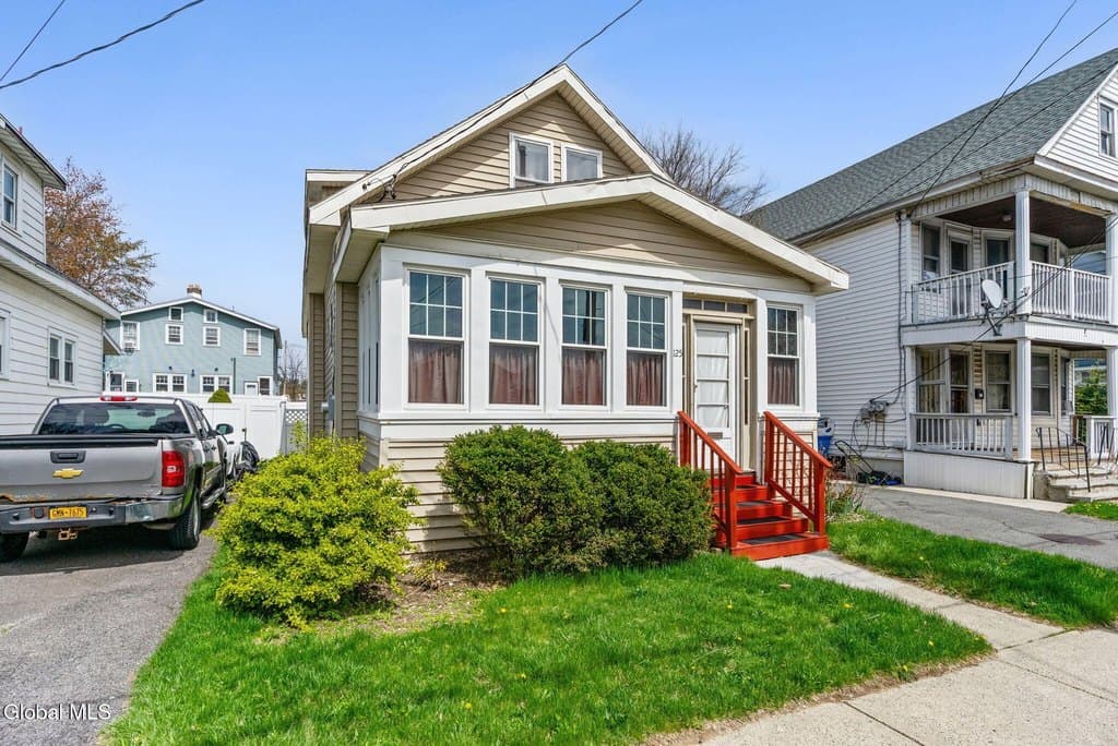 3 bedroom house for sale at 125 Benson St Albany - $234,900