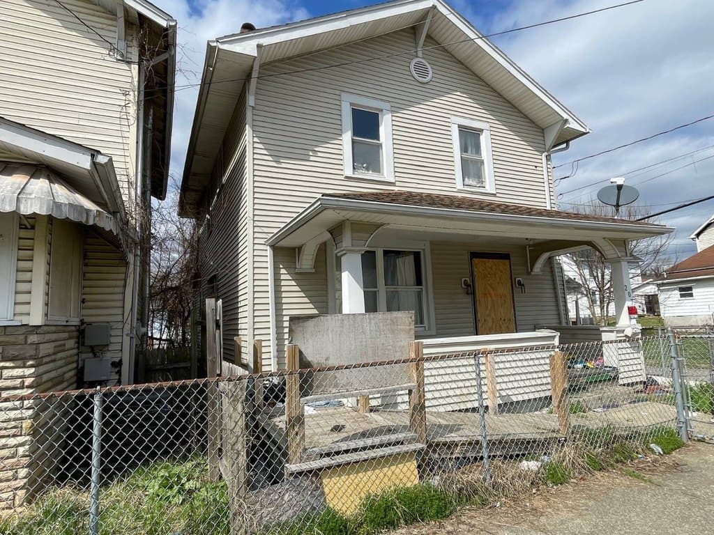 3 bedroom house for sale at 207 Bream St Charleston 25387 - $23,500