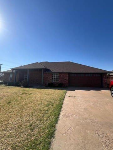 3 bedroom house for sale at 1216 Wendy St Altus - $290,000