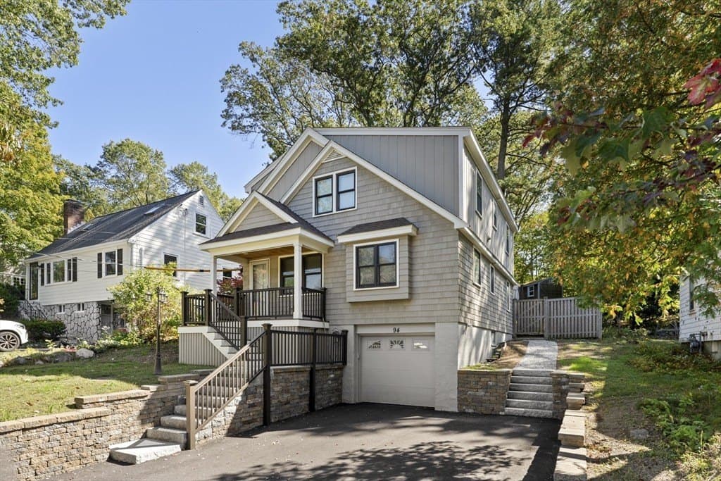 4 bedroom house for sale at 94 Middle St Lexington 02421 - $1,199,000