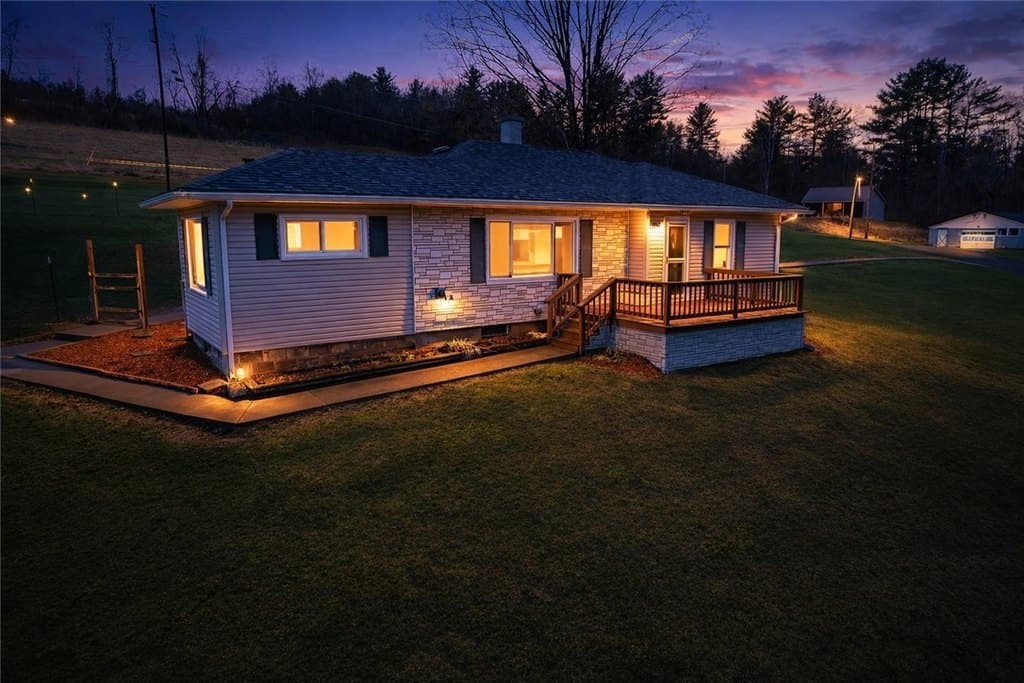 3 bedroom house for sale at 1742 Addison Back Rd Addison - $274,000