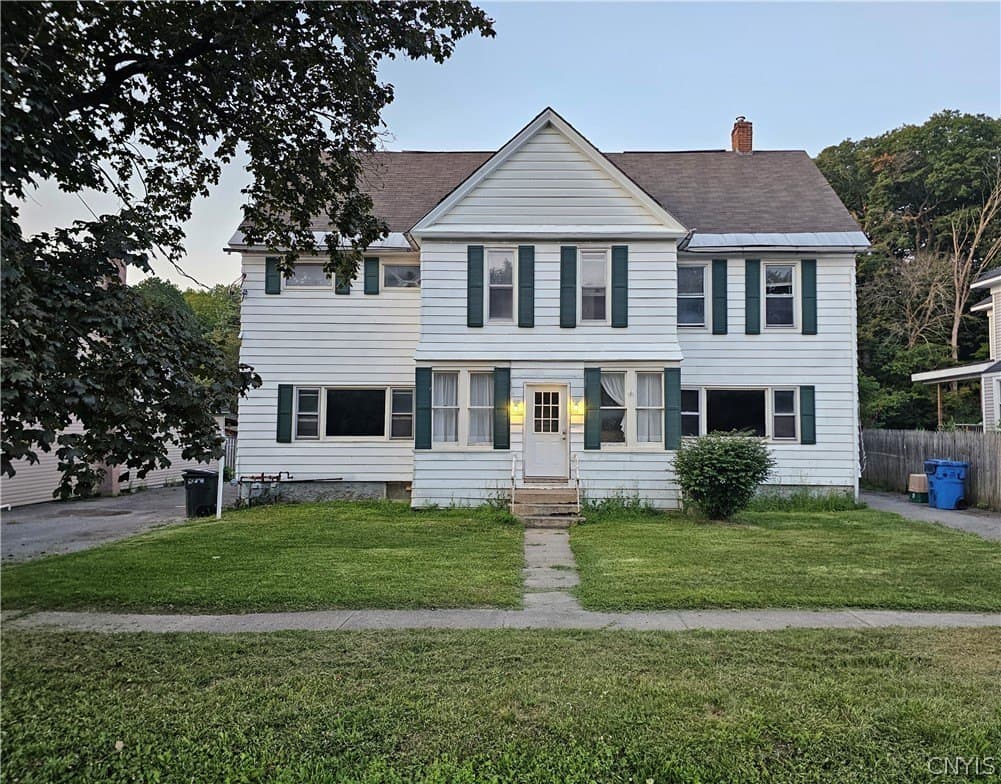 6 bedroom multi-family for sale at 9433 Elm St Chadwicks - $180,000