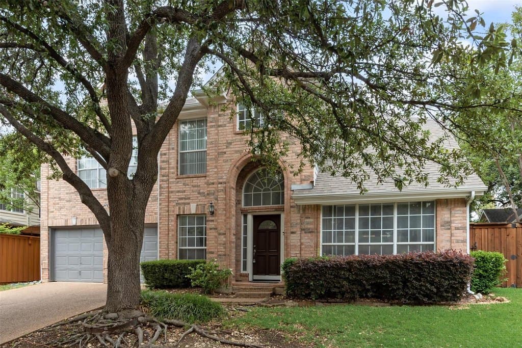 3 bedroom house for sale at 14605 Dove Ct Addison - $595,000