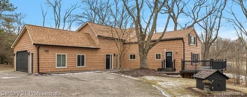 6 bedroom house for sale at Shimmons Rd Auburn Hills - $1,400,000