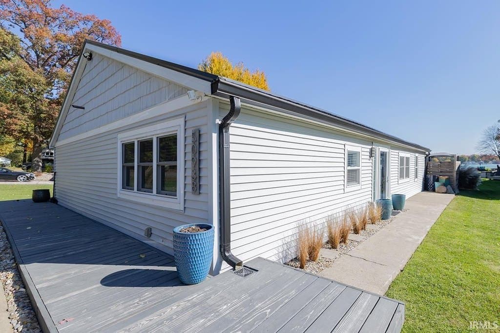 2 bedroom house for sale at 50938 N Shore Dr Simonton Lake 46514 - $560,000