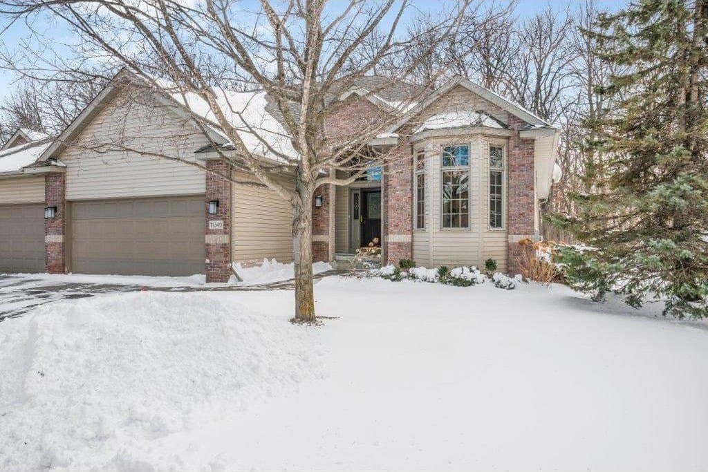4 bedroom townhouse for sale at 11349 Preserve Ln N Champlin - $575,000