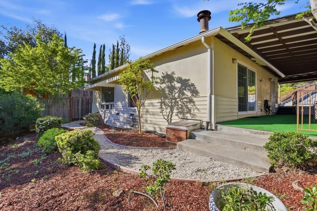 3 bedroom house for sale at 10541 Observatory Dr East Foothills 95127 - $1,299,000