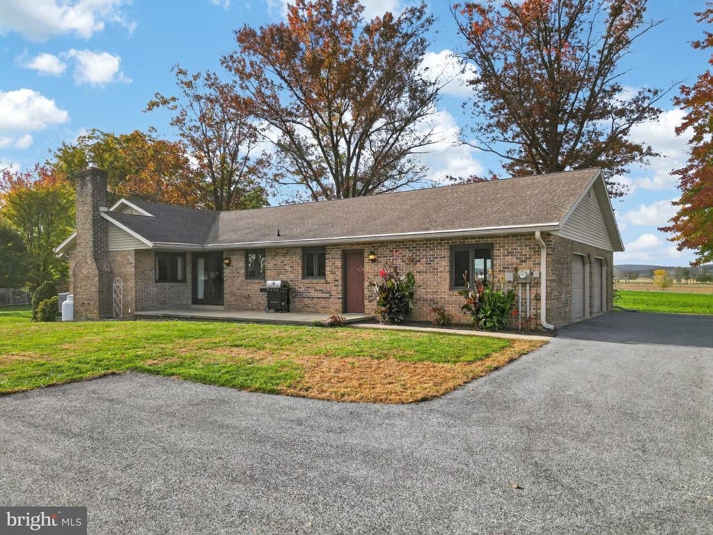 3 bedroom house for sale at 740 Lincoln Gardens Rd Ephrata 17522 - $350,000