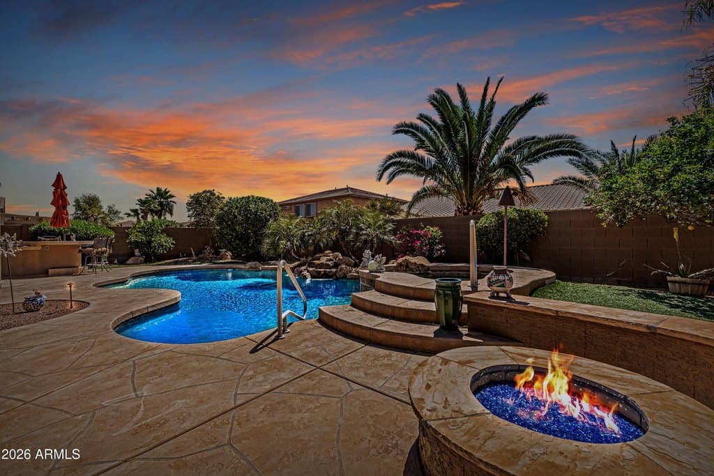 5 bedroom house for sale at 265 W Blue Lagoon Dr Casa Grande 85122 - $570,000