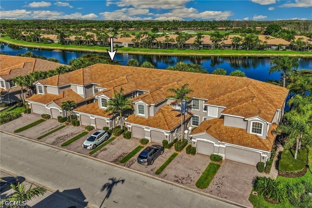 2 bedroom condo for sale at 10010 Sky View Way Apt 407 Fort Myers - $329,000