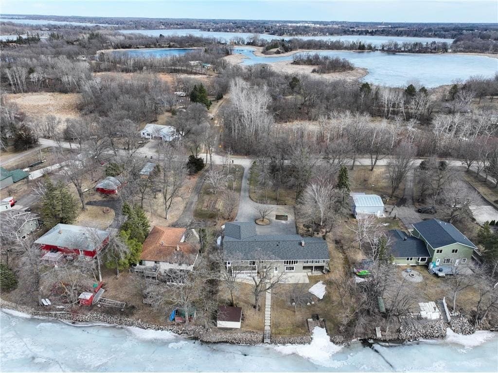4 bedroom house for sale at 900 E Lake Brophy Rd NW Alexandria - $698,921