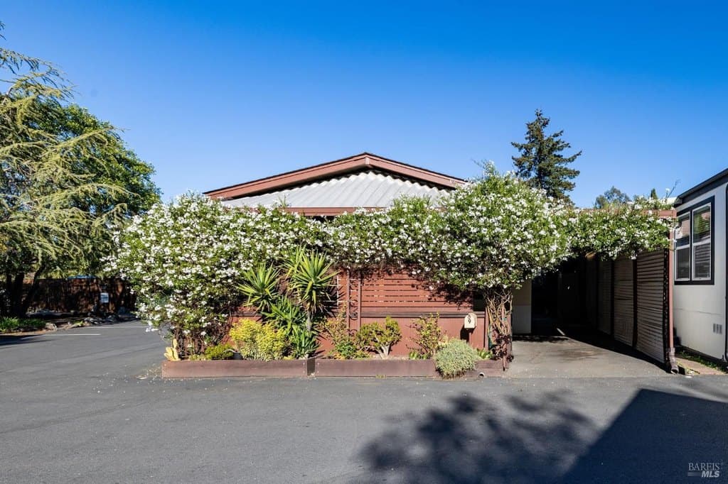 2 bedroom mobile home for sale at 9 Ramble Creek Dr Cotati 94931 - $165,000