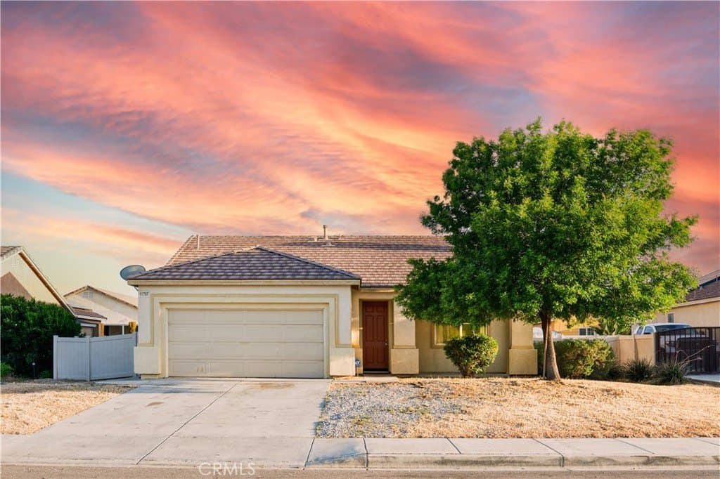 4 bedroom house for sale at 11797 Maywood St Adelanto - $398,899