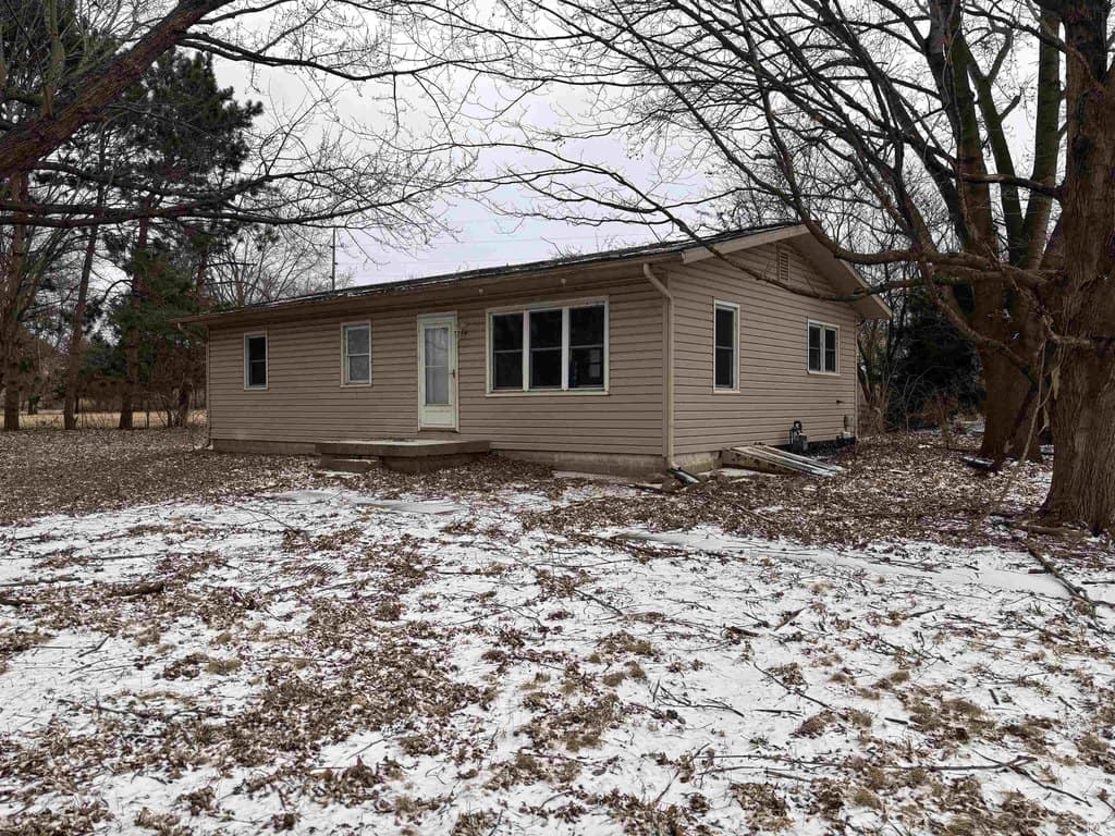 2 bedroom house for sale at 7541 North St Buck Creek - $159,000