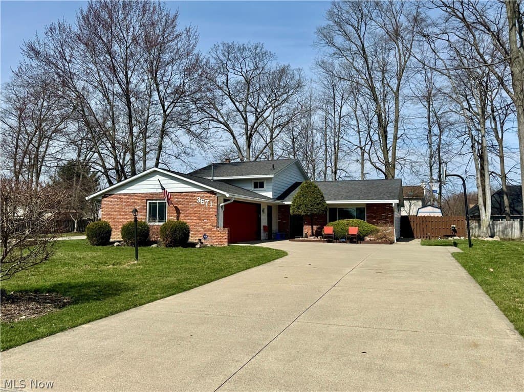 4 bedroom house for sale at 3671 Ascot Dr Brunswick 44212 - $325,000