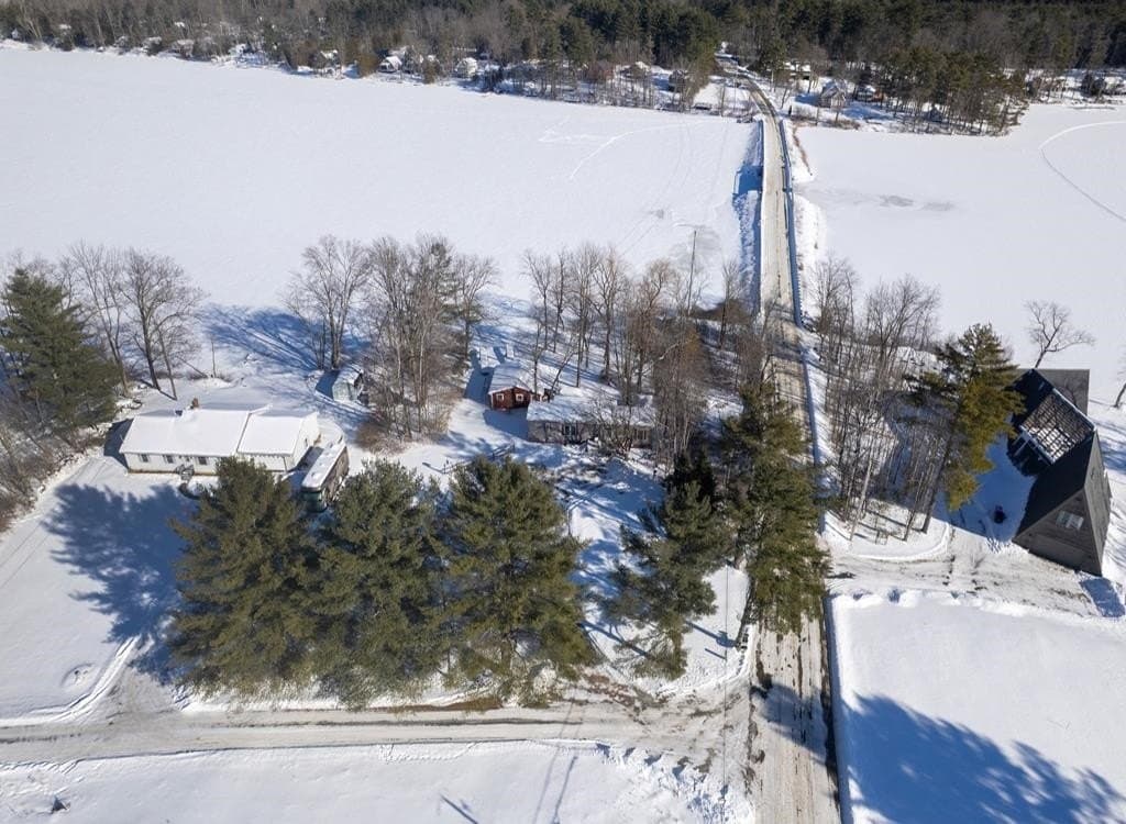 2 bedroom mobile home for sale at 10 Sevigny Rd Castleton - $429,000