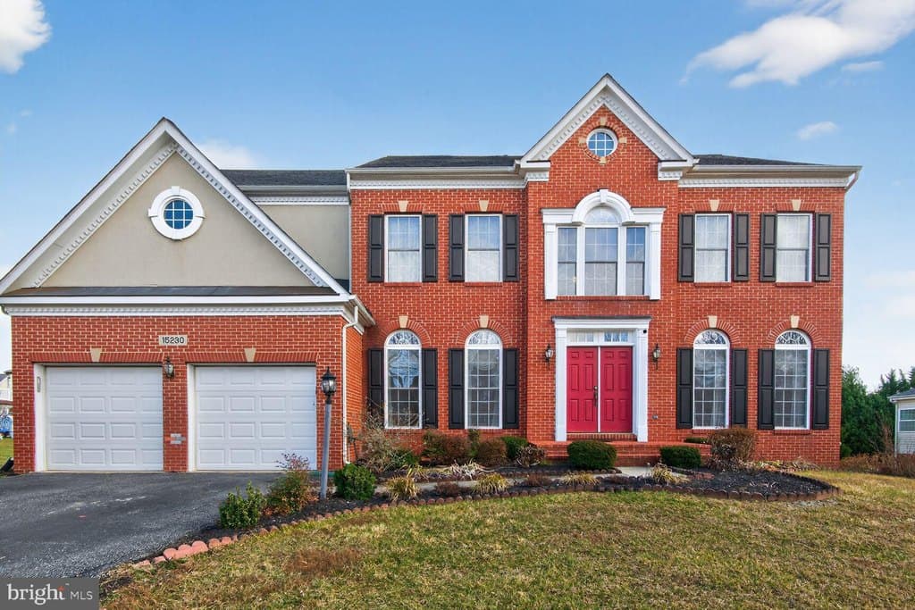 5 bedroom house for sale at 15230 Briarcliff Manor Way Burtonsville - $989,000