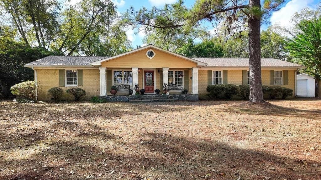 3 bedroom house for sale at 7402 Coffee Rd Boston - $369,900