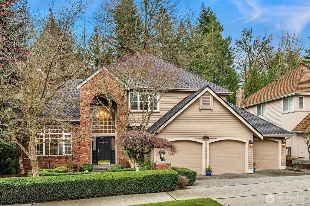 6 bedroom house for sale at 5706 NW Lac Leman Dr Issaquah 98027 - $2,200,000