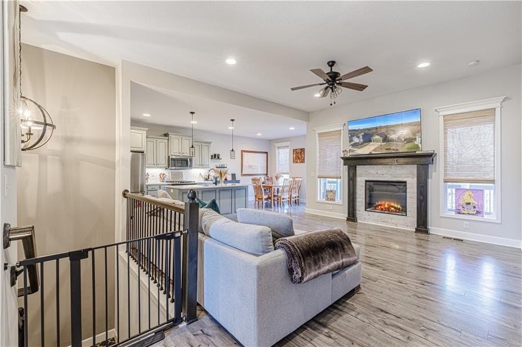 4 bedroom house for sale at 1506 SW Cross Creek Dr Grain Valley 64029 - $435,500