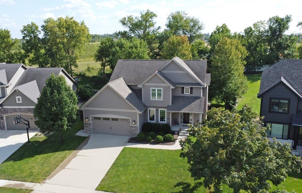 3 bedroom house for sale at 8530 Parkside Cir West Des Moines 50266 - $589,000