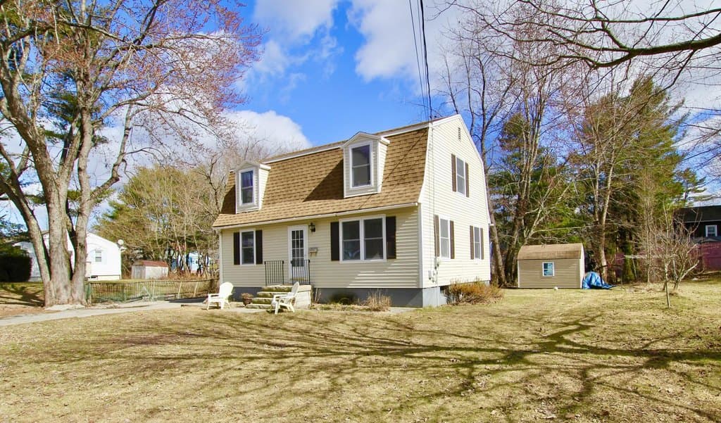 3 bedroom house for sale at 189 Holm Ave Portland 04102 - $449,000