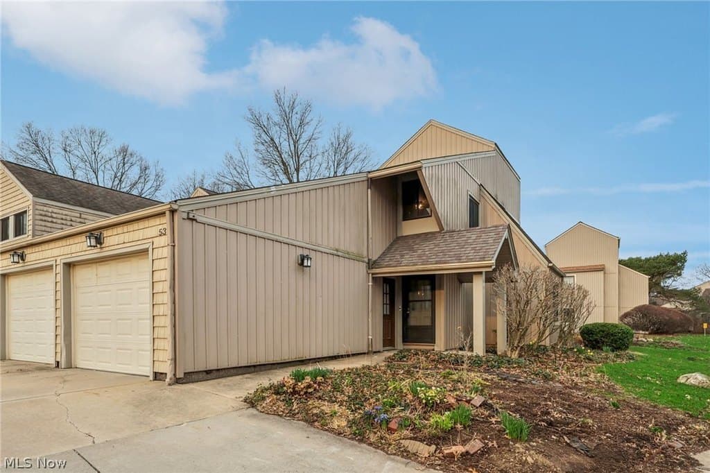 2 bedroom condo for sale at 53 Landings Way Avon Lake 44012 - $182,500