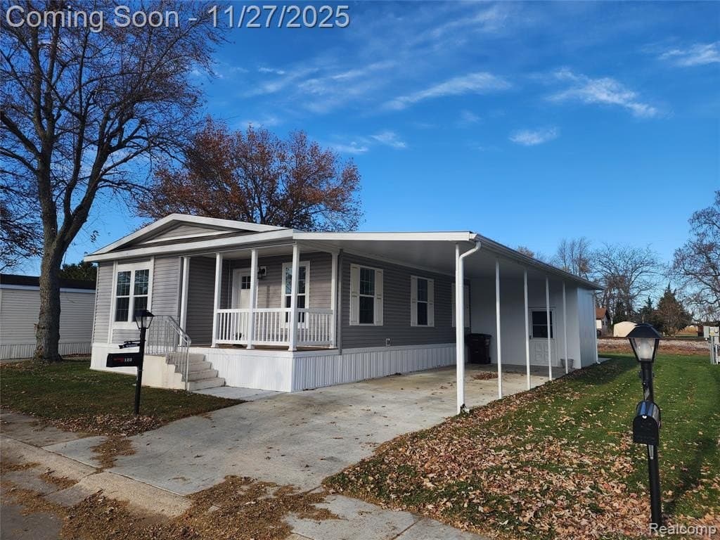 3 bedroom mobile home for sale at 650 W Adrian St Blissfield - $129,900