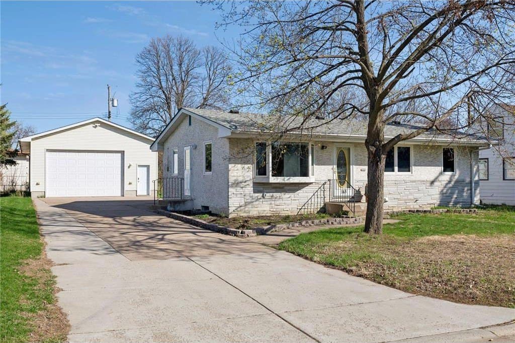 3 bedroom house for sale at 143 Horizon Cir NE Fridley 55421 - $315,000