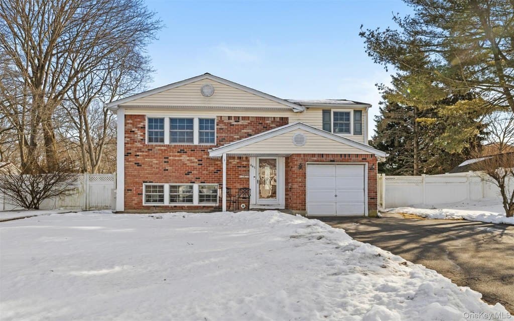 7 bedroom house for sale at 447 China Rd Sayville 11782 - $849,000