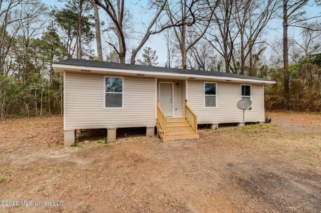 3 bedroom house for sale at 7 Bowen St Bond - $150,000