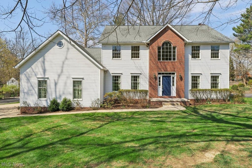 4 bedroom house for sale at 286 Sand Run Rd Akron - $489,000