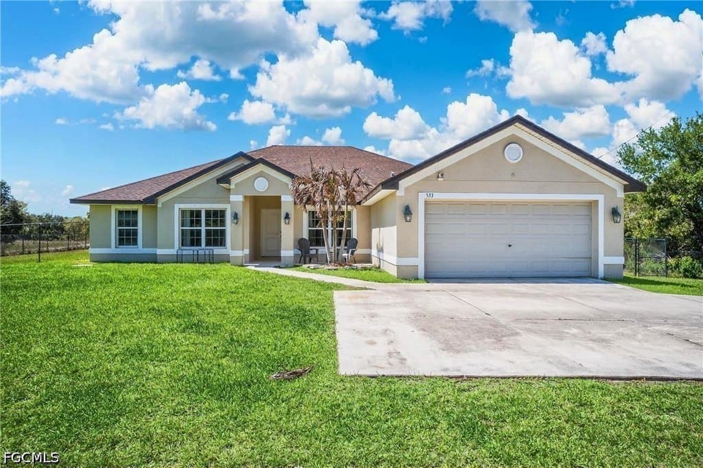 4 bedroom house for sale at 533 Willowbrook Dr Lehigh Acres 33972 - $485,000