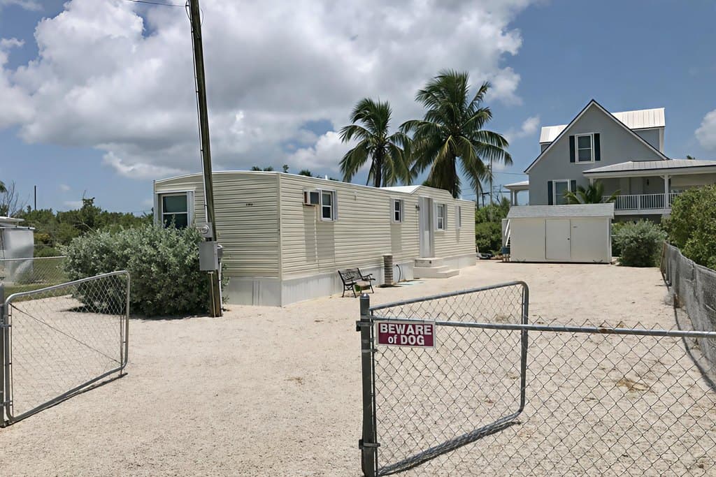 2 bedroom mobile home for sale at 31247 Avenue I Big Pine Key - $424,900