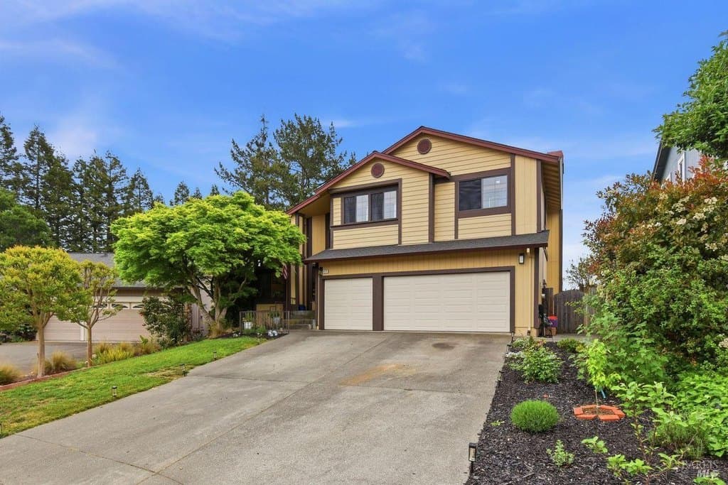4 bedroom house for sale at 8270 Honor Pl Cotati 94931 - $998,000