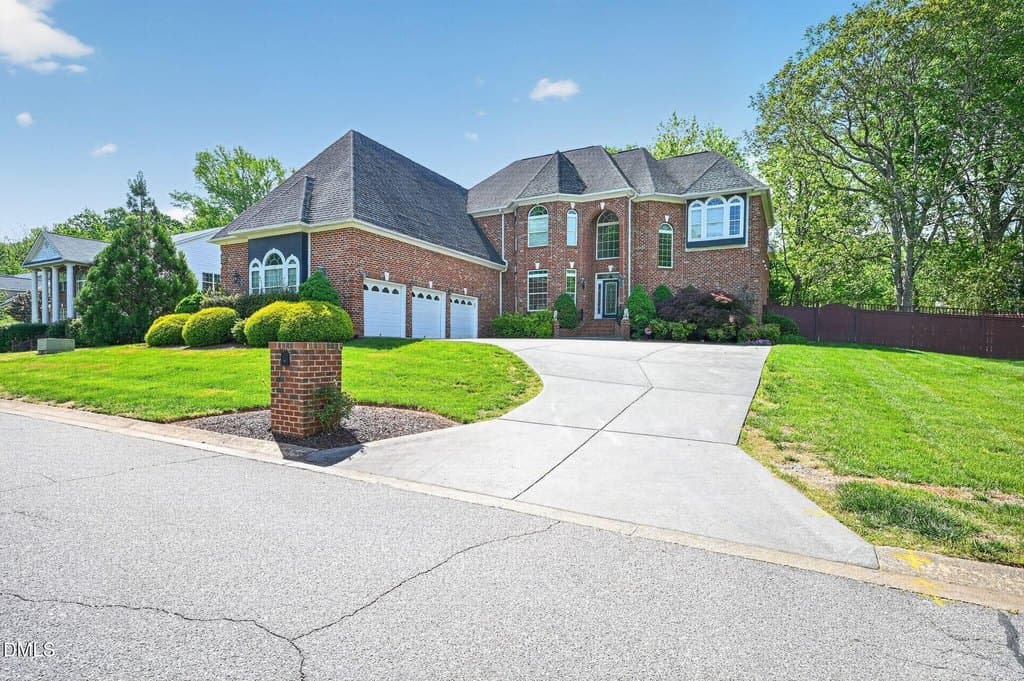 4 bedroom house for sale at 605 Red Fox Trl Hillsborough 27278 - $999,900