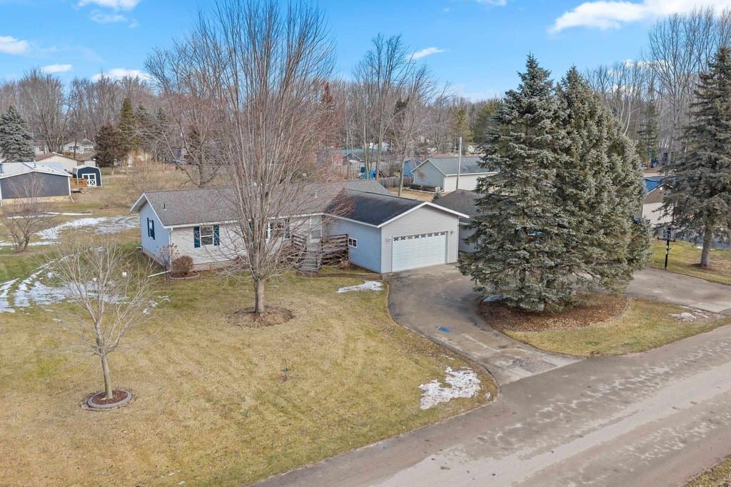 3 bedroom house for sale at W4992 Beeler Dr Bonduel - $279,900