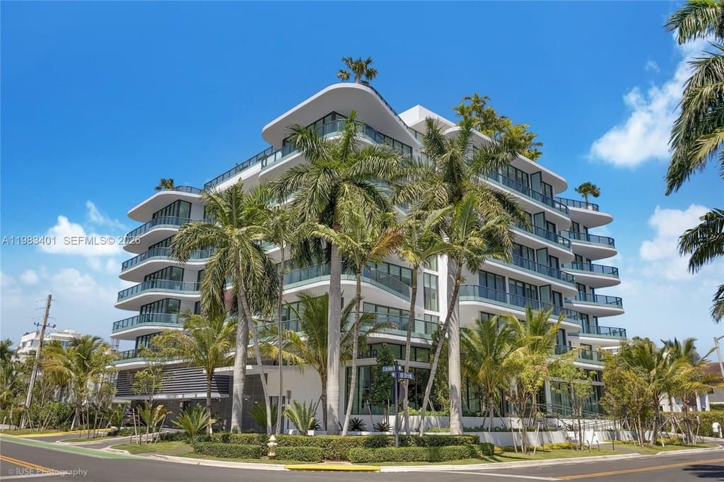 2 bedroom condo for sale at 9901 W Bay Harbor Dr Apt 506 Bay Harbor Islands - $1,498,900