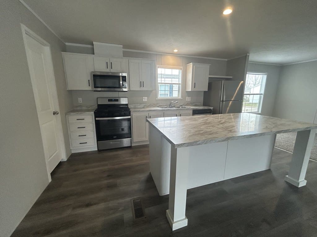 3 bedroom mobile home for sale at 663 Oregon Unit 663 Belleville - $115,900